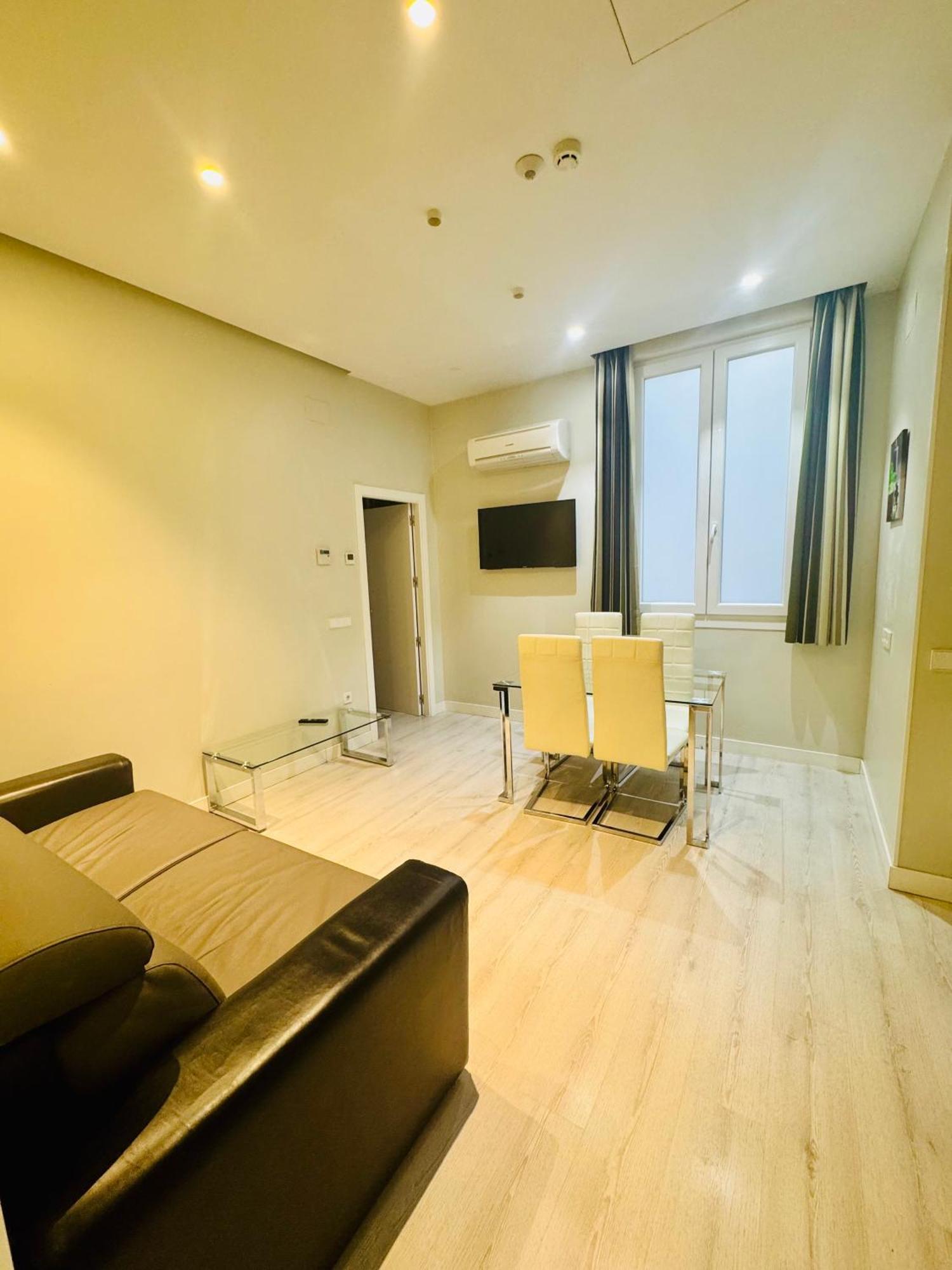 Apartamentos Apolo Madrid Exteriér fotografie